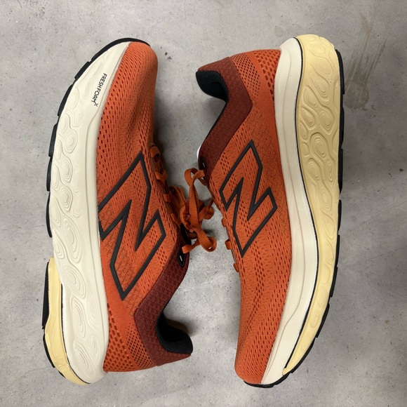 New Balance Men's 860 - Picture 3 of 6